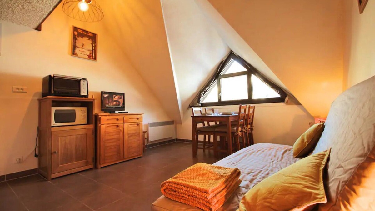 Saint-Jacques-des-Blats Apartment | Studio Duplex au Pied des Pistes