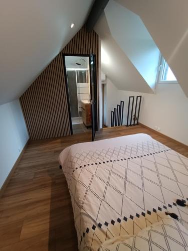 Etival-les-le-Mans Apartment | Studio en duplex 24H du Mans