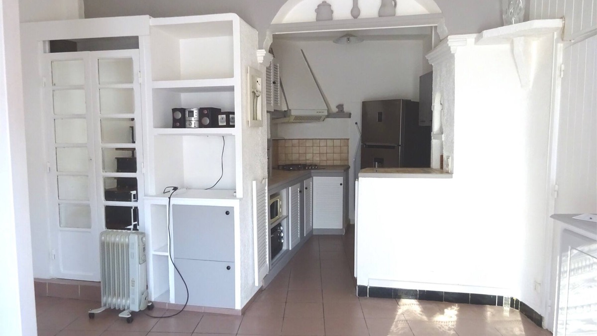 Bastide Giraud Apartment | Studio en RDJ Paisible a 5 mn de la Plage & Port de Marina et Parc de Vaugrenier
