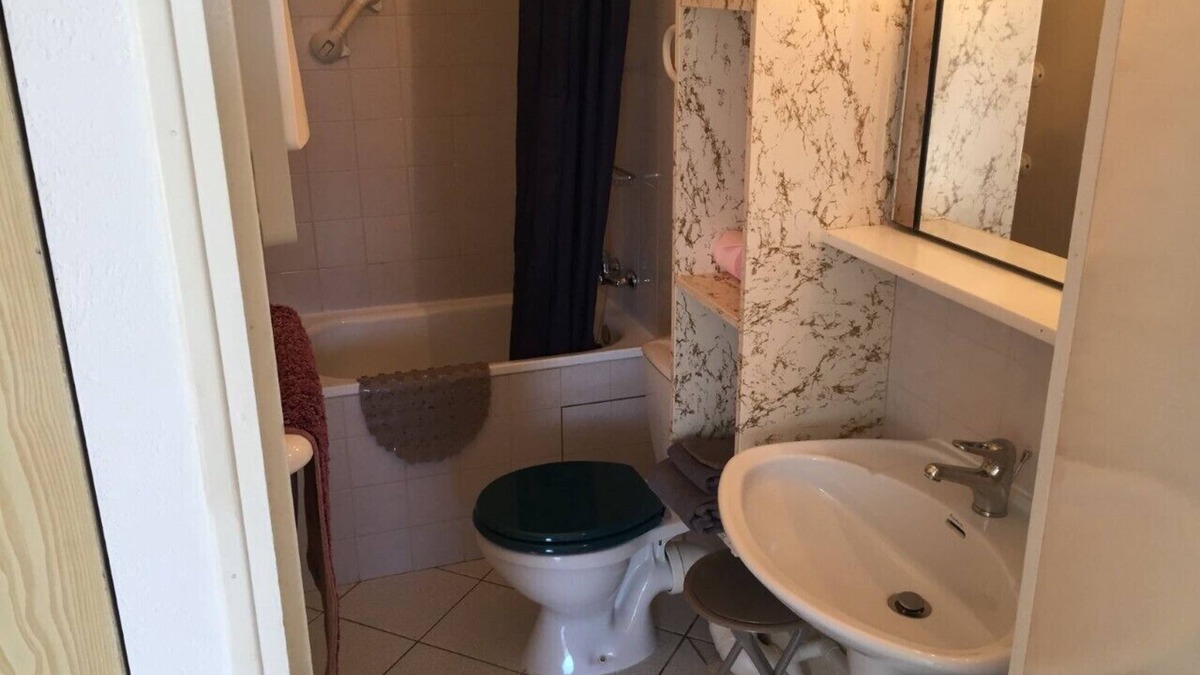 Allegre Les Fumades Apartment | Studio-ensuite with shower-terrace-Type D