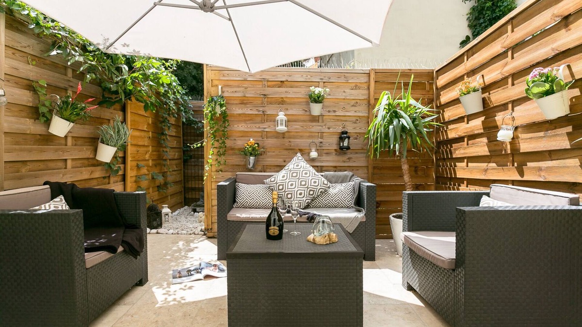 Avignon City Centre Apartment | Studio-Ensuite with Shower-Terrace