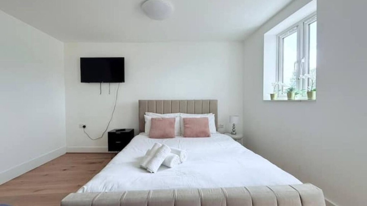 Golders Green Apartment | Studio Flat 7 in Golders Green