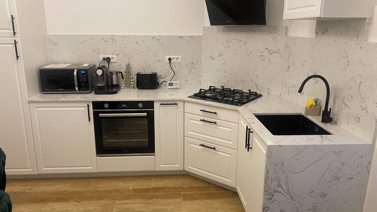 Cluj-Napoca City Centre Apartment | Studio flat in center of Cluj-Napoca with WiFi, AC