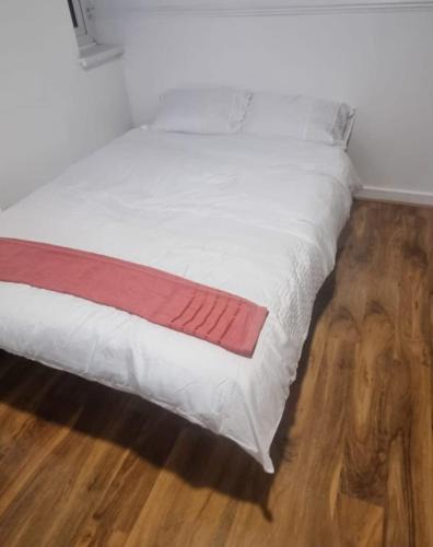 North End Apartment | Studio Flat in London