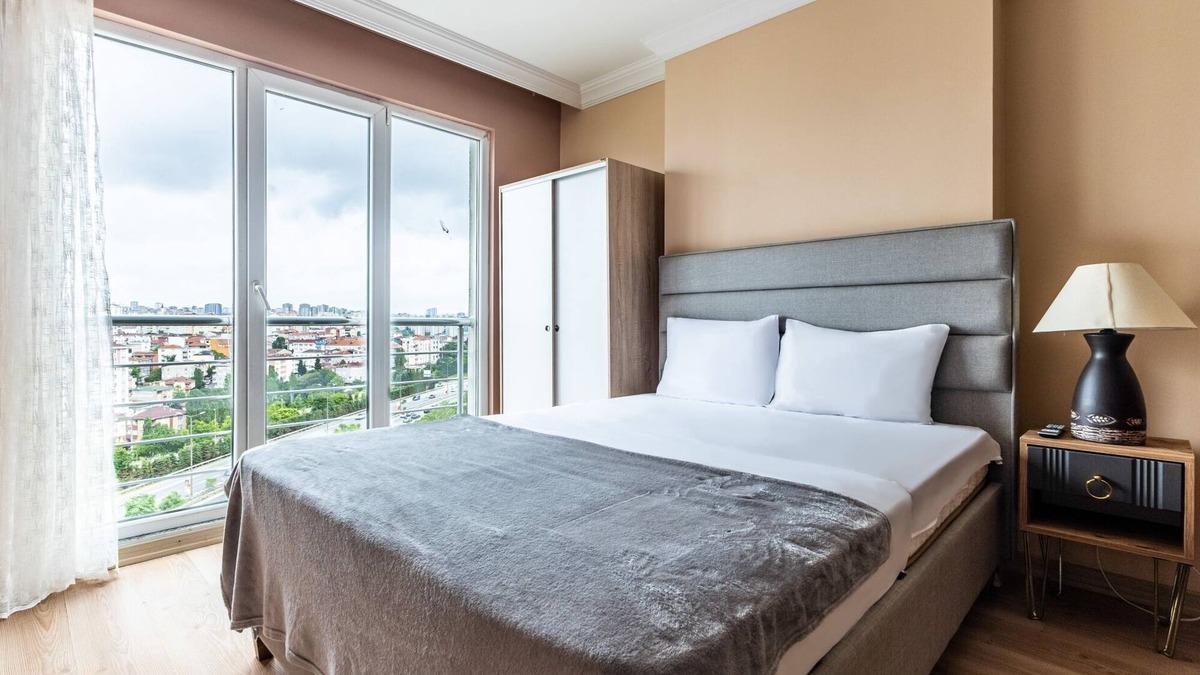 Atasehir Apartment | Studio Flat w City View 5 min to Emaar Square
