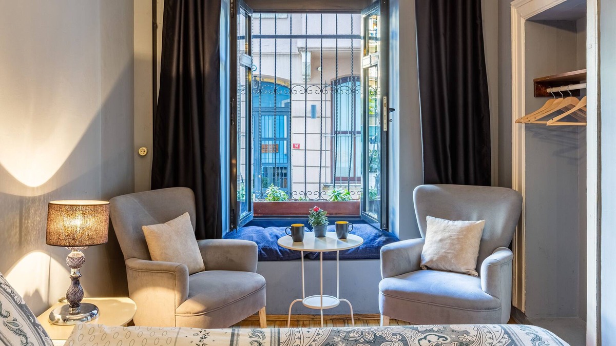Galata Apartment | Studio flat with kitchen near Galata Tower, Metro