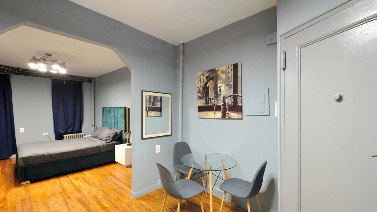 Upper East Side Apartment | Studio for 2 in Upper East Side!