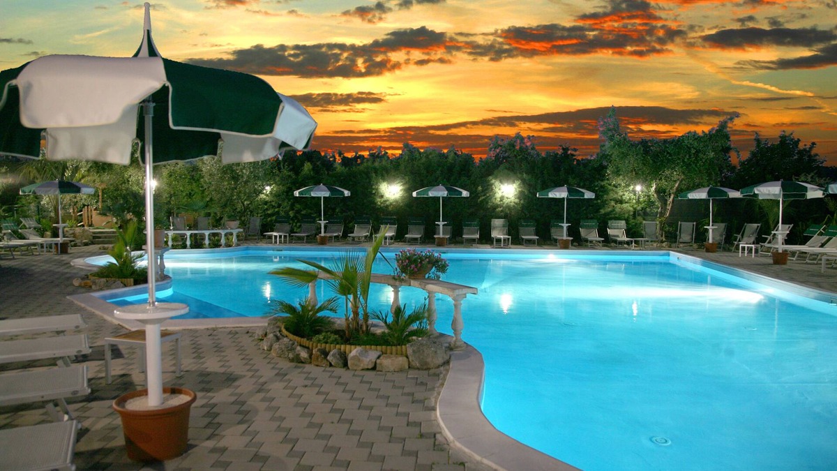 Montincello Apartment | Studio for 2 people only 300 meters from the sea with pool