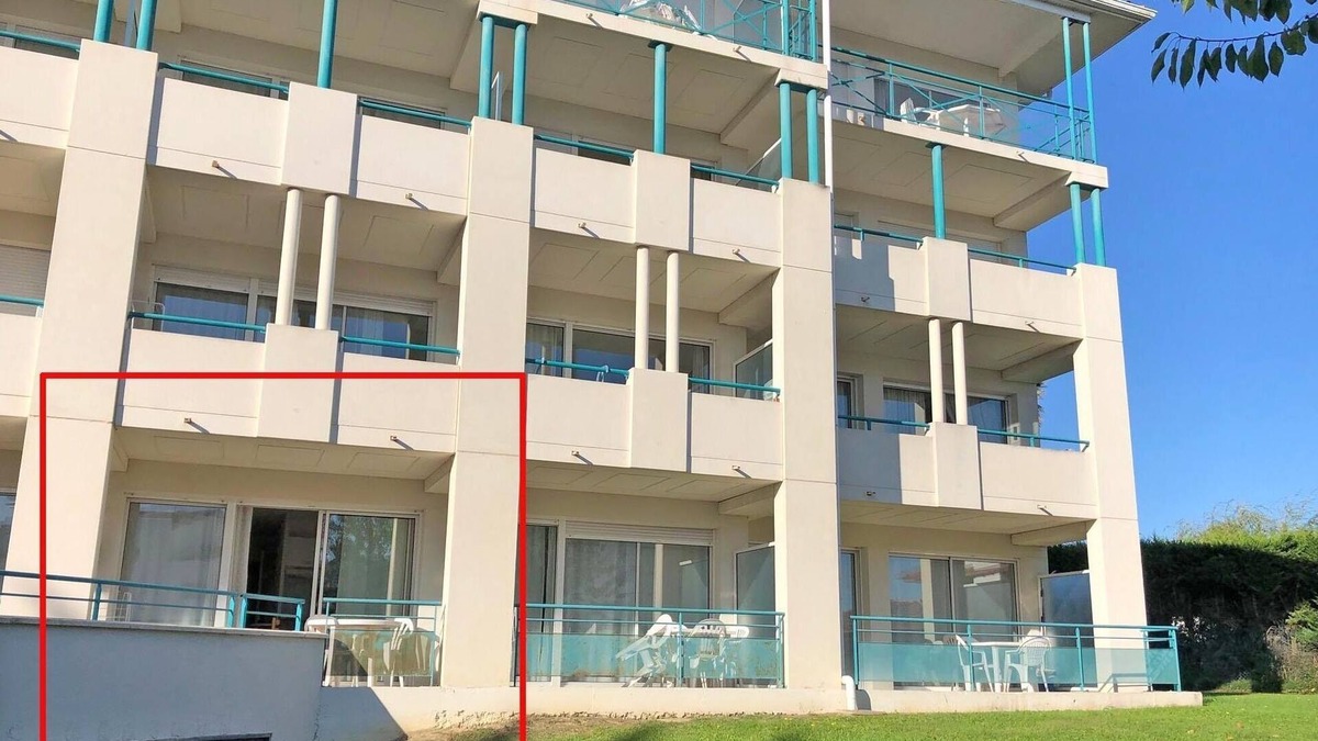 Ciboure Apartment | Studio for 4 people with terrace, ideally located, residence with swimming pool