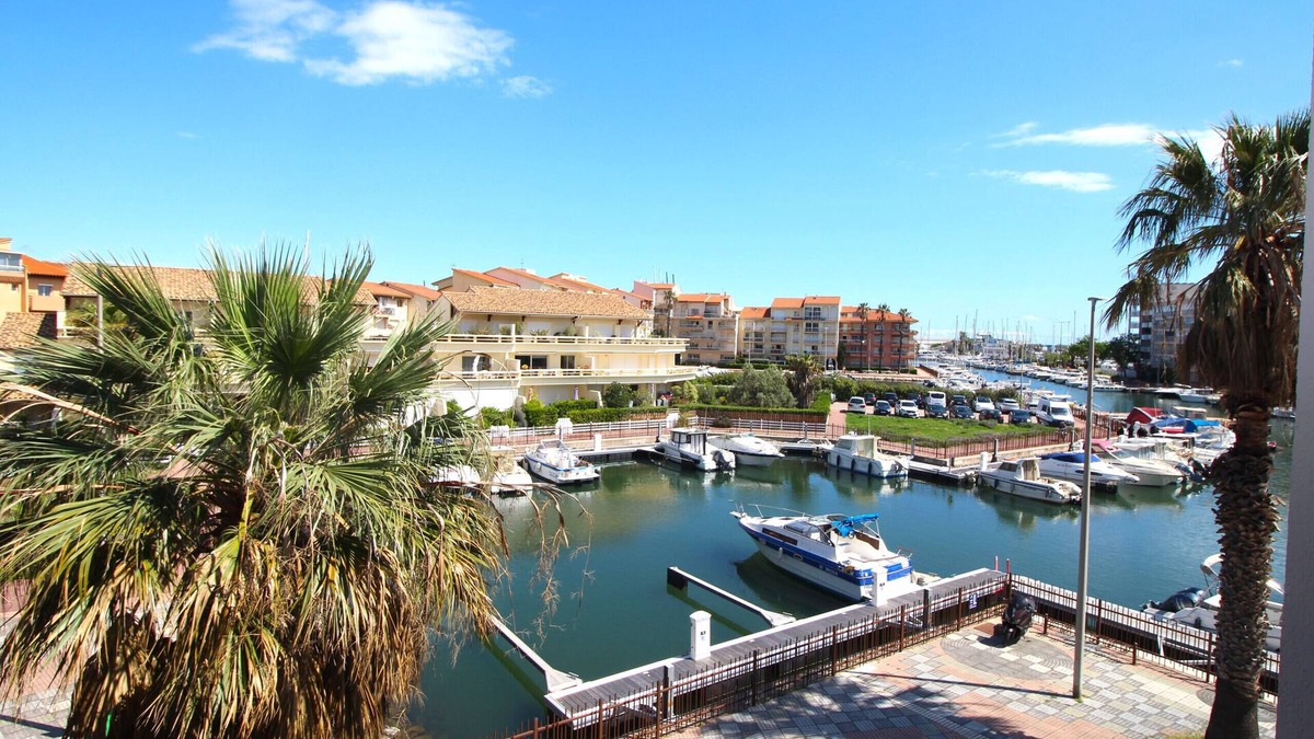 Le Port Apartment | Studio for 4 with marina view
