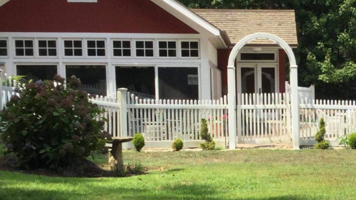 Old Lyme House | Studio Four: Country whole house with Wi-Fi, AC in Old Lyme near the CT River