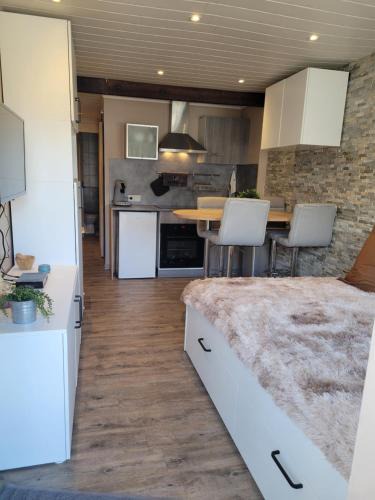 Saint-Pierre-dels-Forcats Apartment | Studio cabine face au Cambre d'aze