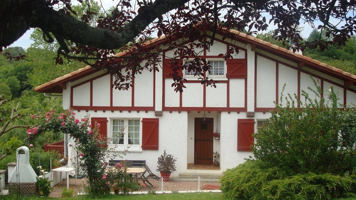 Urcuray Apartment | STUDIO GETTE HASPARREN in the Basque Country near the Cambo thermal baths