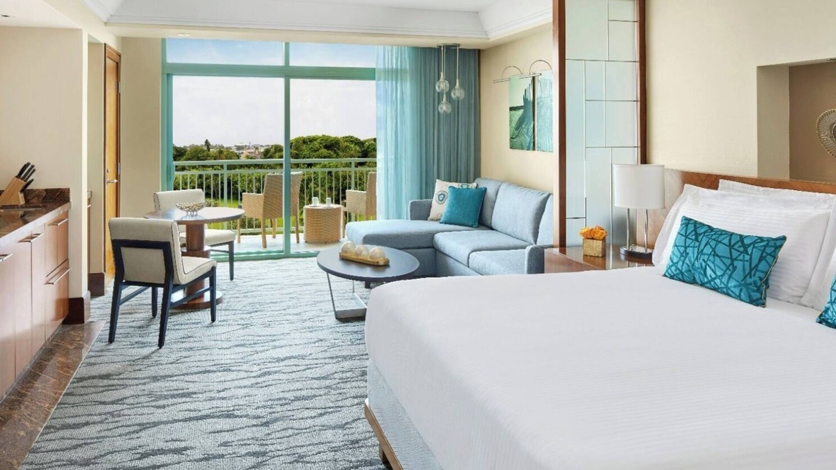 Paradise Island Apartment | Studio Harbor View - 2 Queens or 1 King bed - 523 Sq Ft - Max Occ: 4 Guests