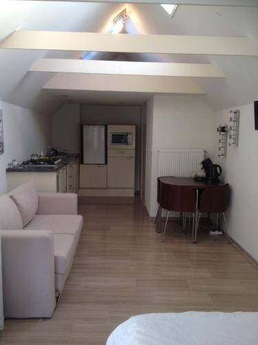 Nijeveen Apartment | Studio Het Grenspaaltje