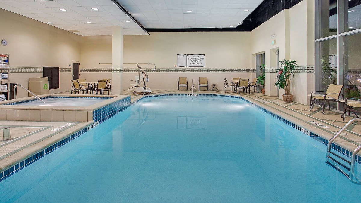 Downtown Chattanooga Apartment | Studio in Downtown Chattanooga | Free Breakfast, Pool + Hot Tub Access