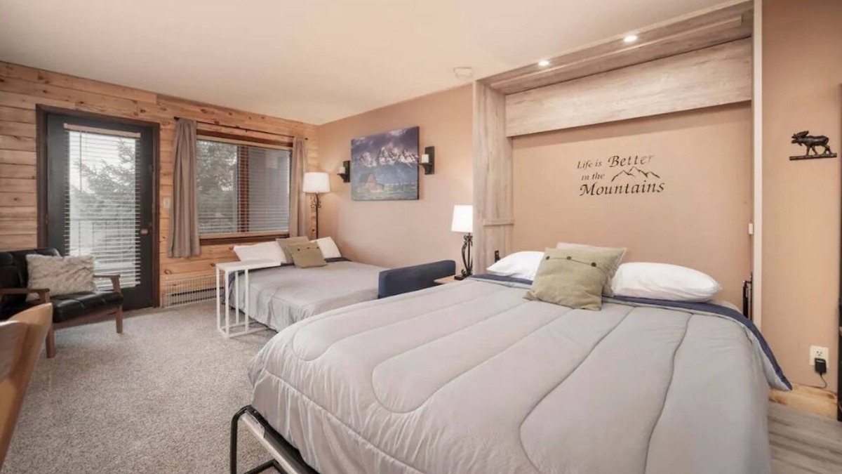 Granby Condo | Studio in Granby. Near Grand Lake & Rocky Mtn National Park. Pool & HotTubs 213