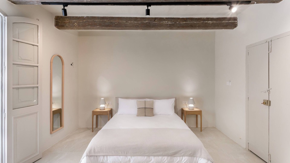 Cospicua Apartment | Studio in Historic House: Balcony, rooftop terrace