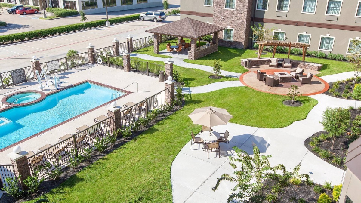 Spring Branch West Apartment | Studio in Houston's Energy Corridor | Free Breakfast + 24 Hour Business Center