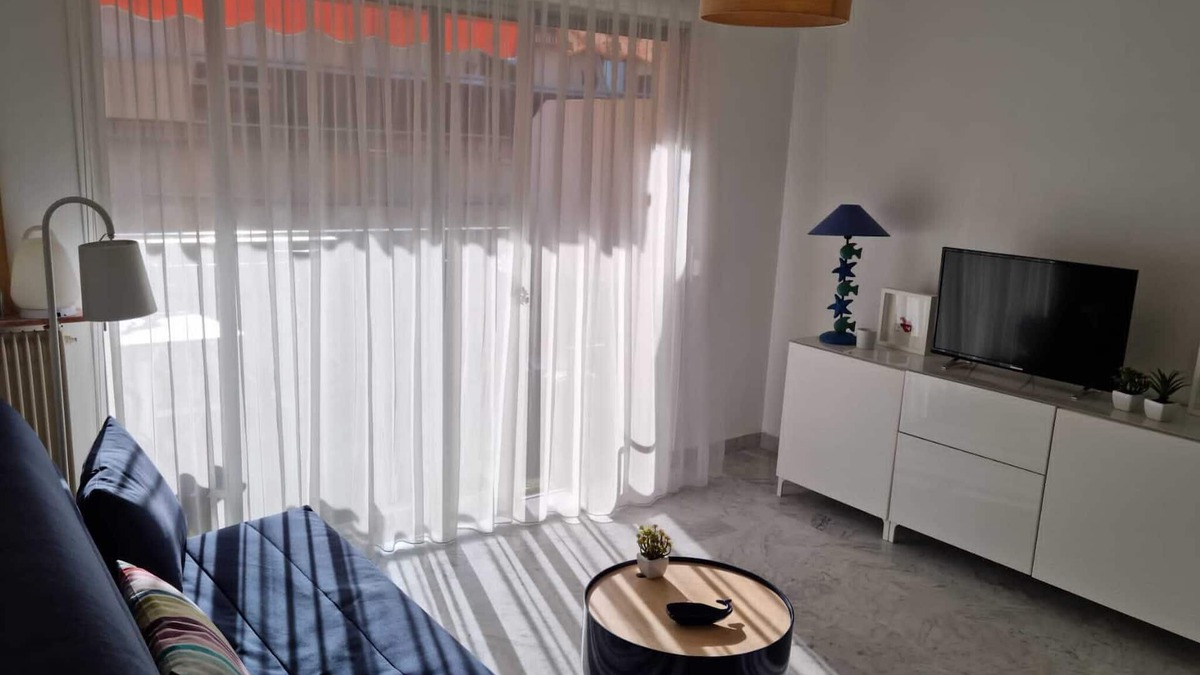 Juan-les-Pins Apartment | Studio in Juan les Pins neighborhood Pinède near sea