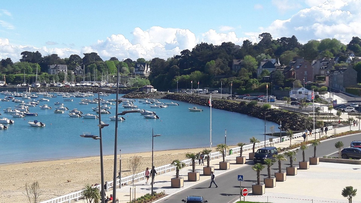 Saint-Quay-Portrieux Apartment | Studio in Saint Quay Portrieux with sea view and marina
