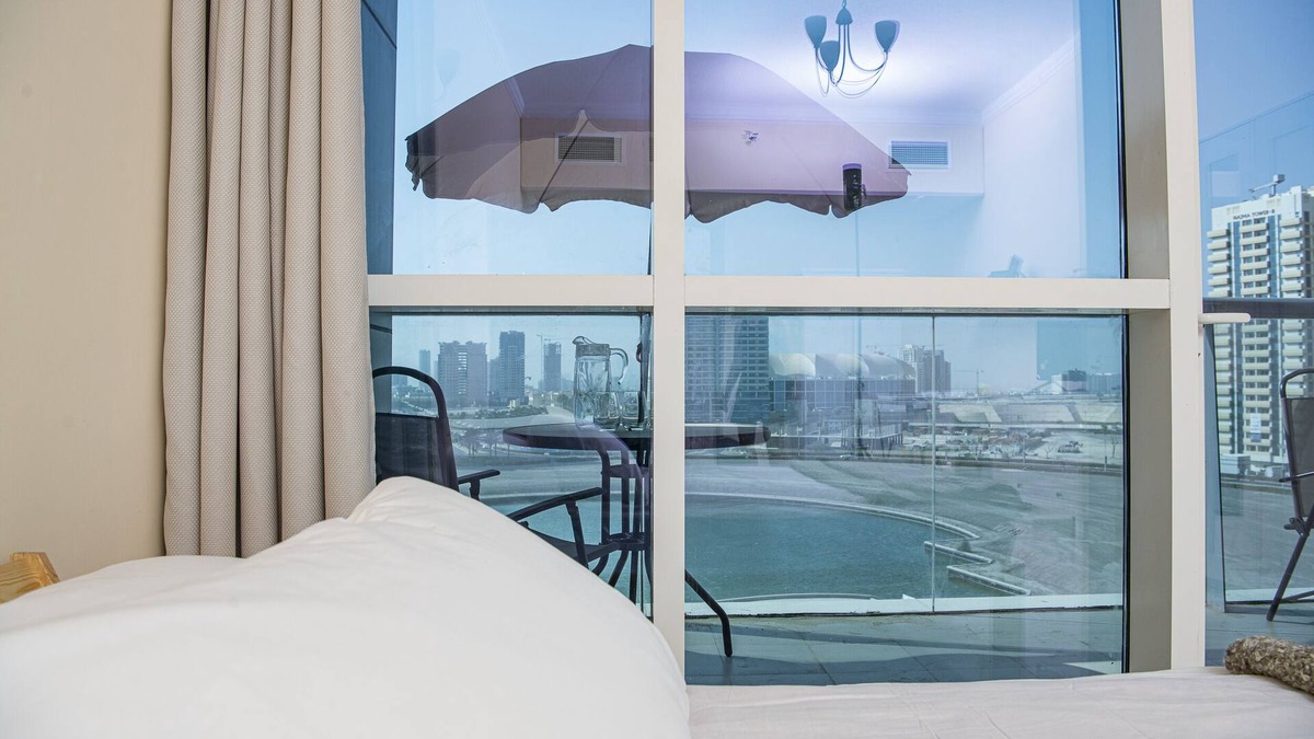 Dubai Sports City Apartment | Studio in the heart of Sports City -great view & amenities!