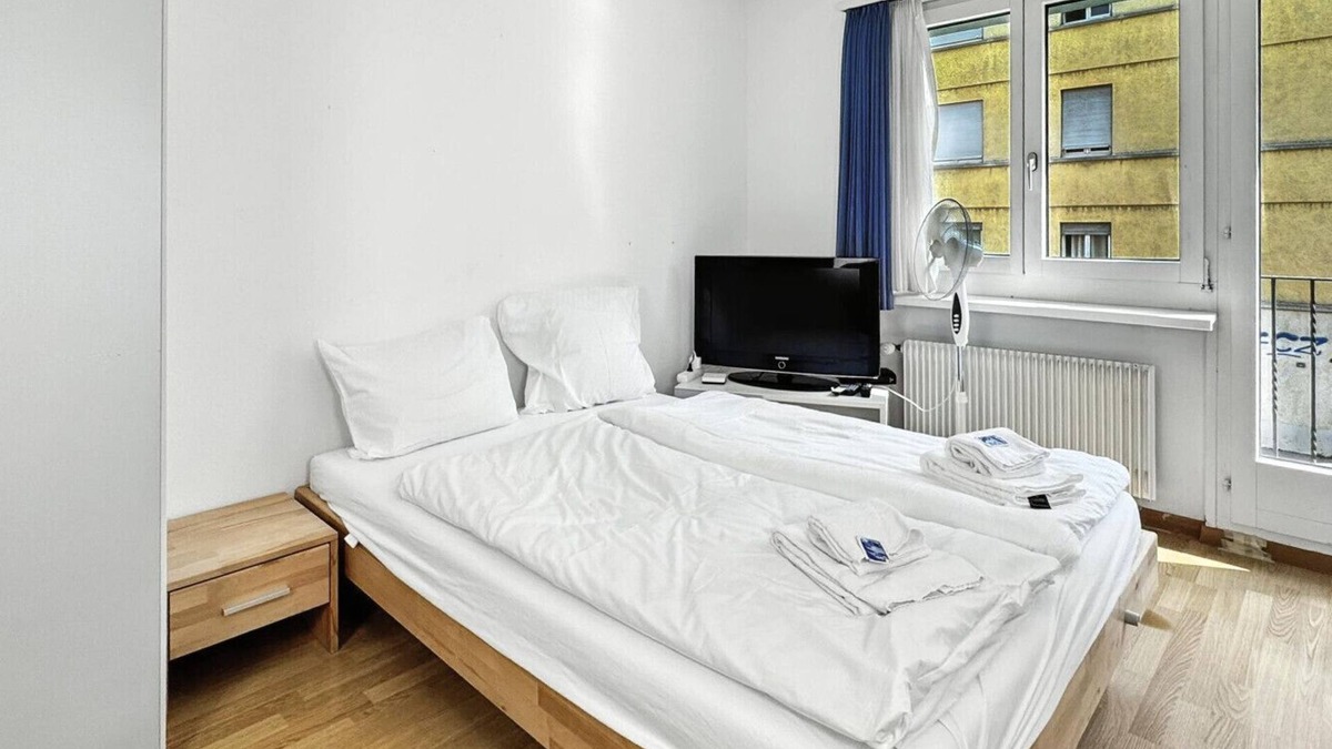 District 6 Apartment | Studio in the heart of Zurich (Crown 17)