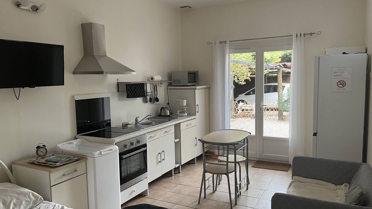 Le Thor House | Studio in the Provencal countryside