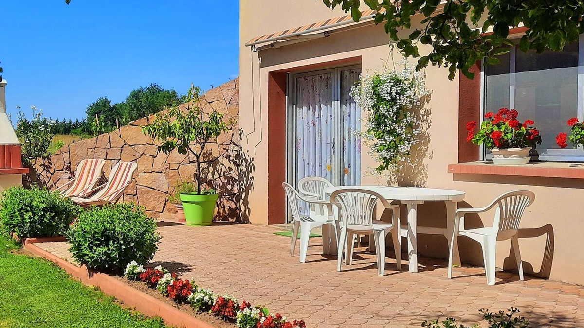 Sermange Apartment | Studio in the quiet and bright countryside