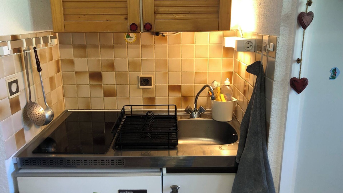 Allos Apartment | Studio in well maintained residence with caretaker in the mountains 1400m.