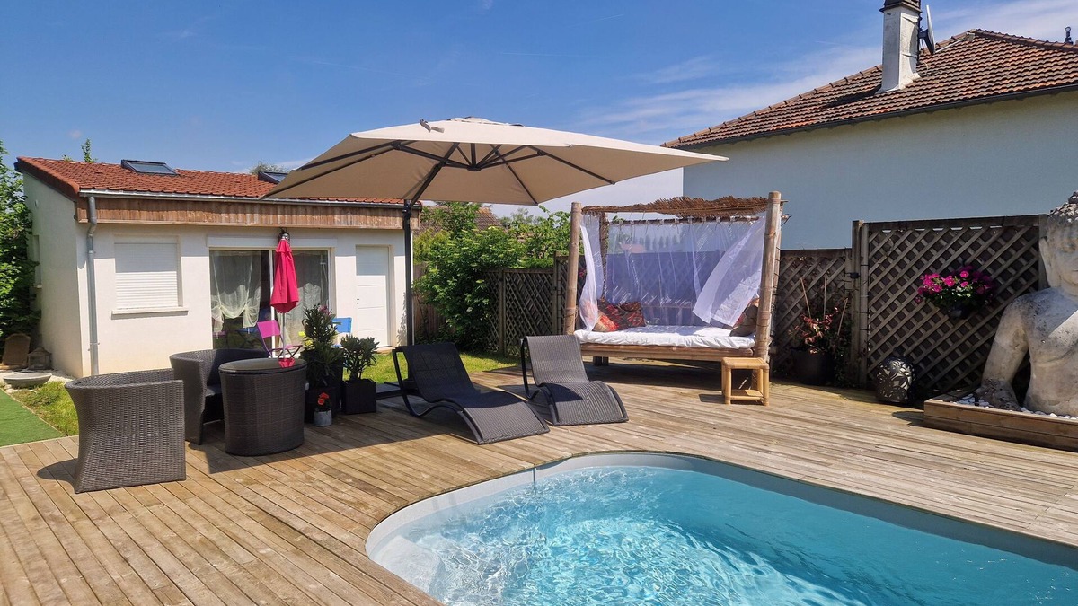 Orry-la-Ville Bed & Breakfast | Studio Indépendant Avec Jardin et Piscine Proche Gare Accès Paris Direct 19min