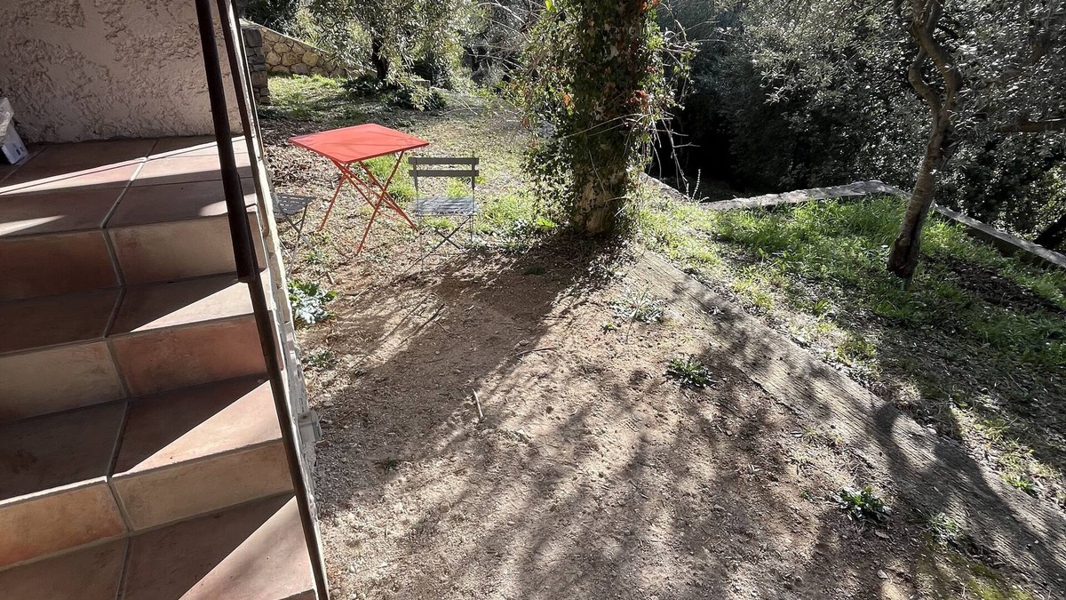 Claviers Apartment | Studio Indépendant au Cœur Dune Oliveraie. Situé au Pied du Village de Claviers
