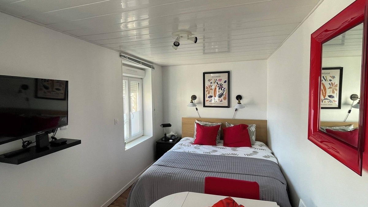 Petit-Fort-Philippe Apartment | Studio Indépendant Bien Équipé, Proche Centre et à 200 Mètres de la Plage