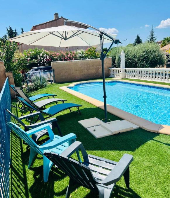 Carnoules Apartment | Studio indépendant dans propriété avec piscine