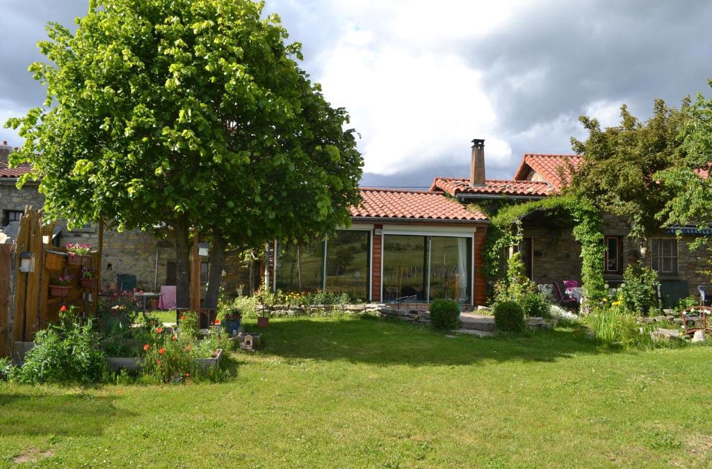 Egliseneuve-pres-Billom Bed & Breakfast | studio indépendant dans maison à la campagne