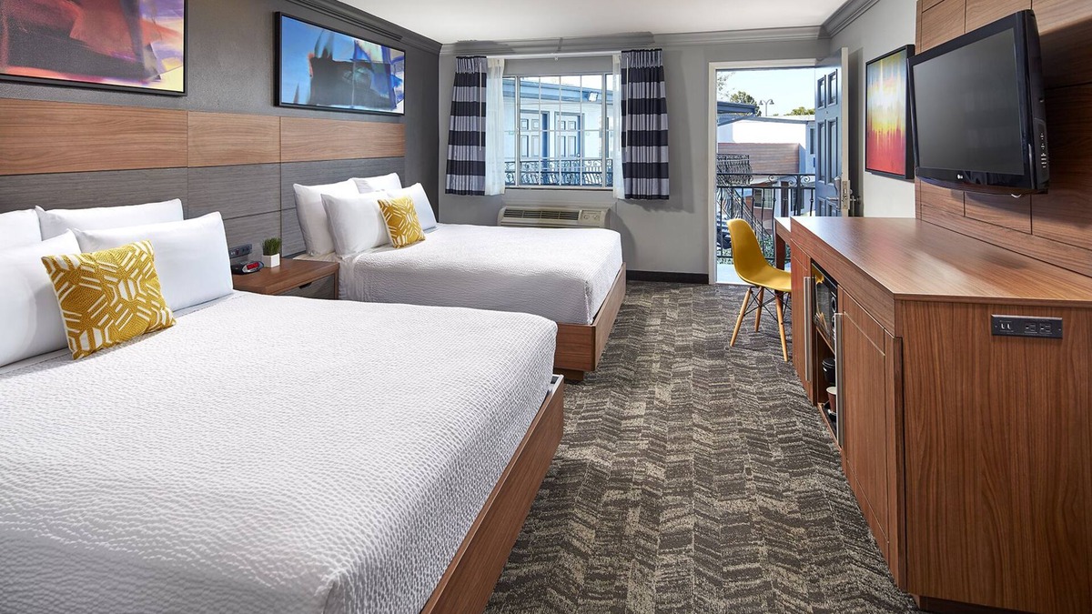 Downey Hotel | Studio Inn and Suites at Promenade Downey
