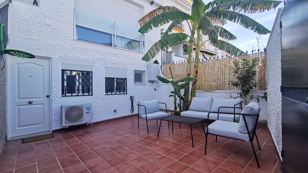 Cerrado de Calderon Apartment | Studio 'La Platanera de Málaga' with Shared Terrace and Air Conditioning