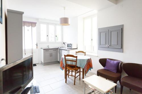 Salies-de-Bearn Apartment | Studio Le Nid du Saleys