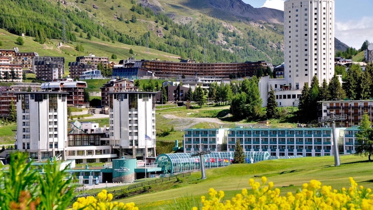 Pragelato Apartment | Studio Les Caribous Mountain Retreat