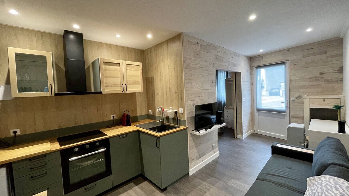 Lons-le-Saunier Apartment | STUDIO LILOU