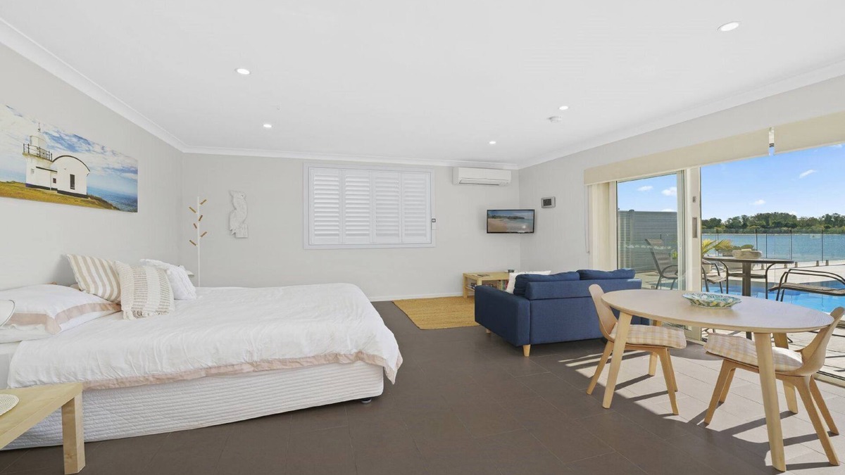 Port Macquarie Apartment | Studio Living - 76 Hibbard Drive