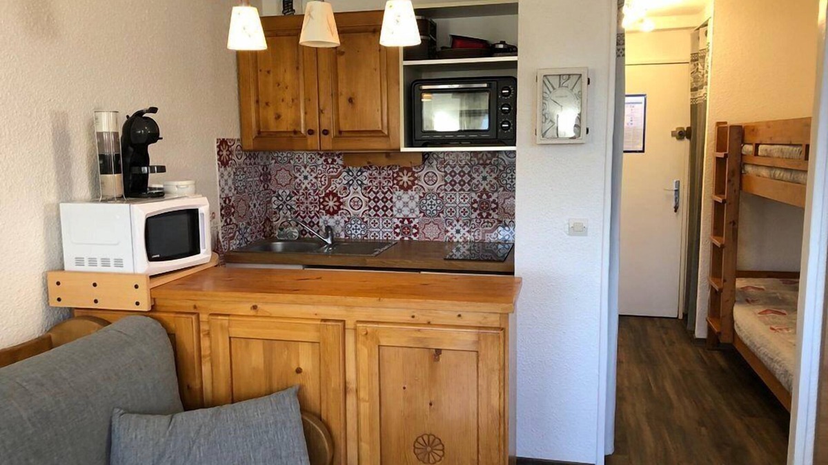 Eclose-Ouest Apartment | STUDIO + LIVING ROOM ALPE D'HUEZ QUARTIER PASSEAUX