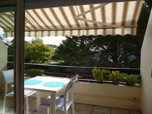 Carnac Apartment | Studio LUMINEUX avec belle TERRASSE sur ESPACES VERTS, 100m PLAGE