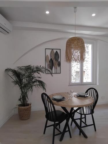 Saint-Ambroix Apartment | Studio Lysandre