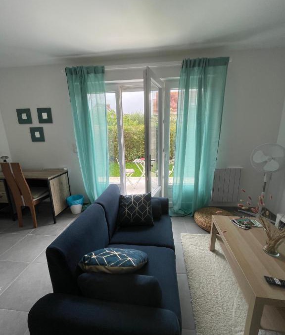 Saint-Etienne-du-Rouvray Apartment | Studio meuble Kenaya 29m2.
