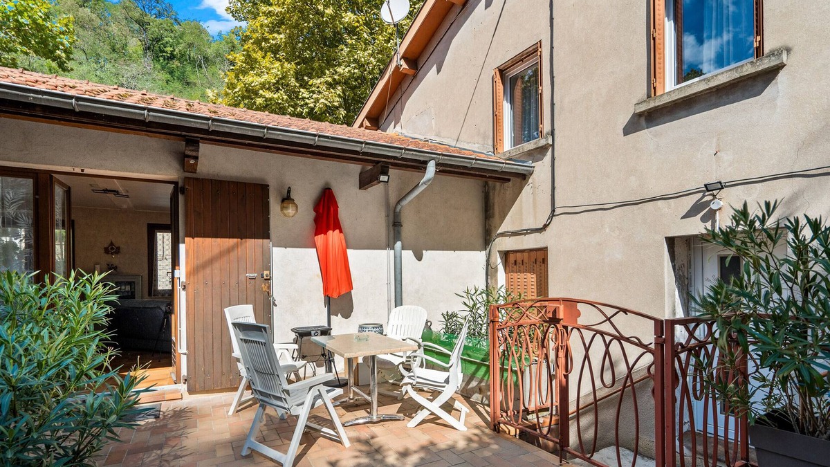 Vienne Apartment | Studio 'Maupas' with Shared Terrace and Wi-Fi
