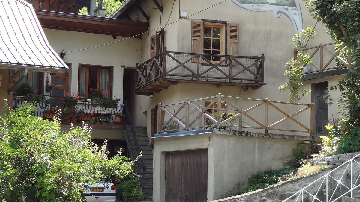 Brides-les-Bains Apartment | Studio Max 4 x Persons. Perfect location everything within walking distance.