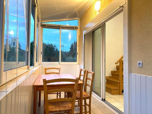 Saint-Pierre-la-Mer Apartment | Studio mezzanine St pierre la mer