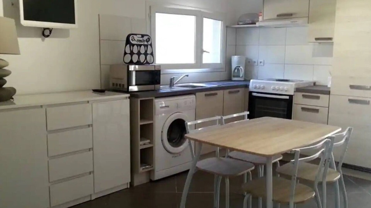 Saint-Esteve Apartment | Studio Moderne