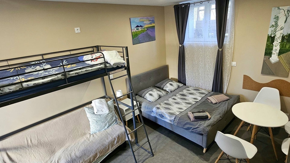Montry Bed & Breakfast | Studio Montry